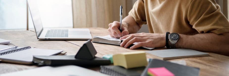 O Plano de Carreira 2026: Por que uma Graduação Estratégica é o seu maior trunfo